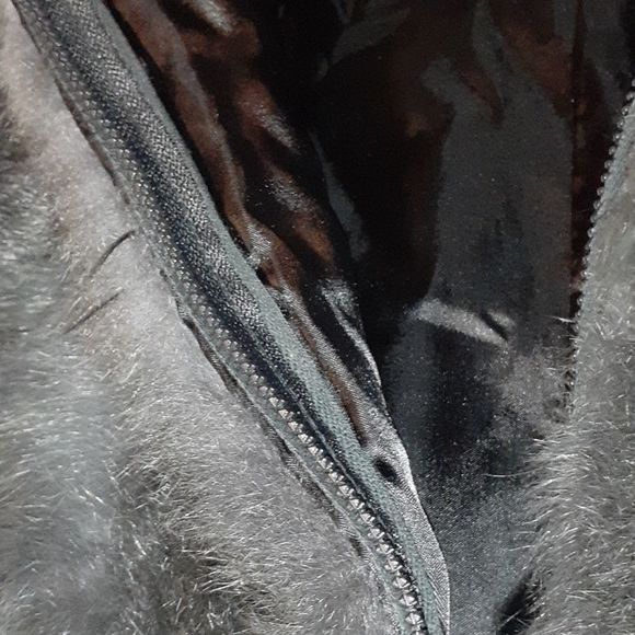 Andrew Marc Genuine NZ Opossum Fur Oversize‎ Vest - Picture 6 of 10